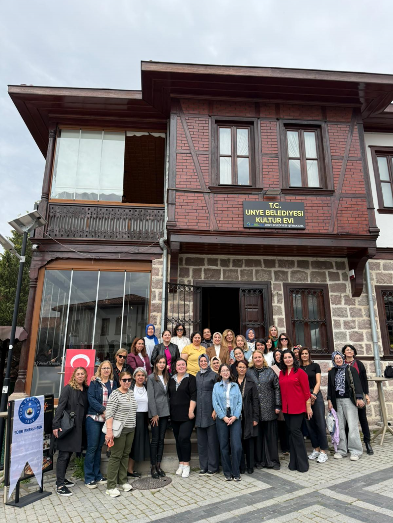 KADIN KOMİSYONUMUZ ANNELER GÜNÜNÜ KUTLADI